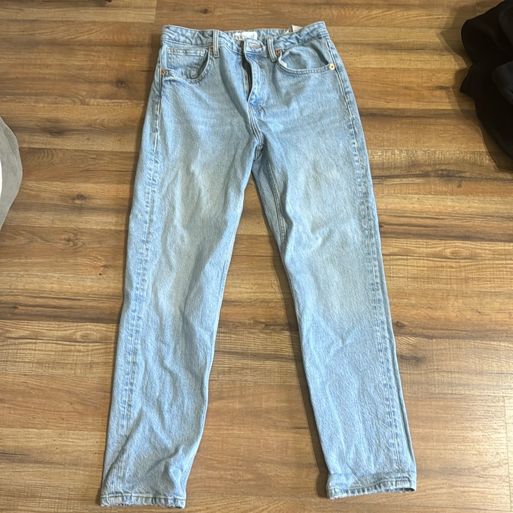 Great Condition! I took the tag off before I tried them on.